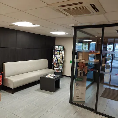 Brit Hotel Confort Rouen Centre فندق 2*