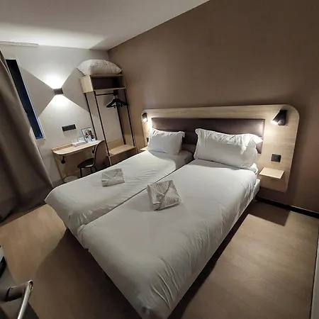 Brit Hotel Confort Rouen Centre فندق روان