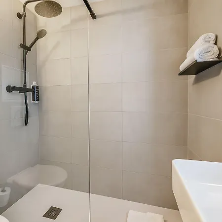 Brit Hotel Confort Rouen Centre فندق