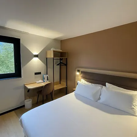 Brit Hotel Confort Rouen Centre فندق