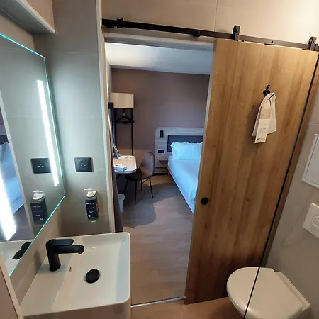 Brit Hotel Confort Rouen Centre 2*
