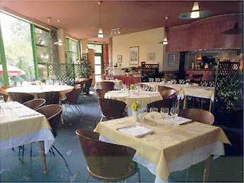 Brit Hotel Confort Rouen Centre فندق 2*